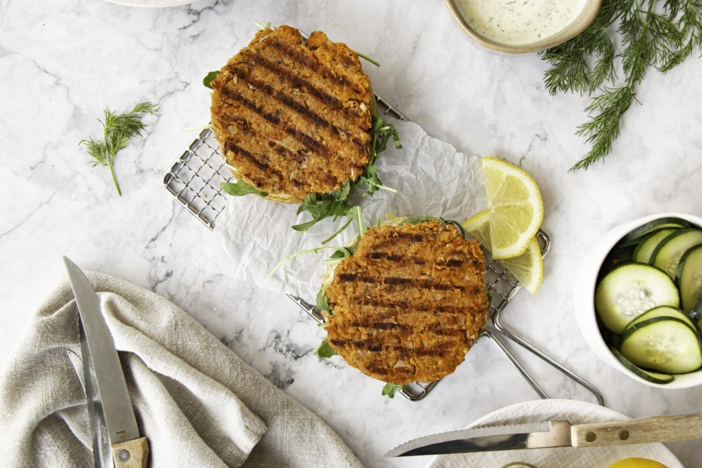 Salmon Burgers with Lemon Dill Aioli